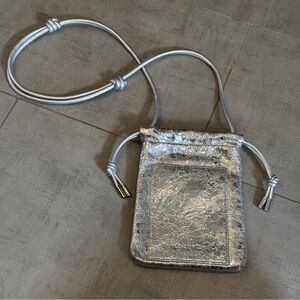 Dolce Vita | crinkle silver purse